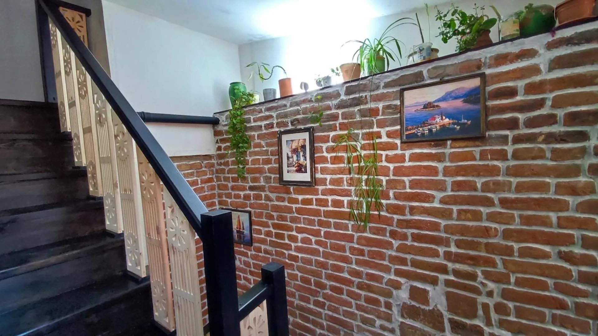 9 Doors Hotel Tbilisi 0*,